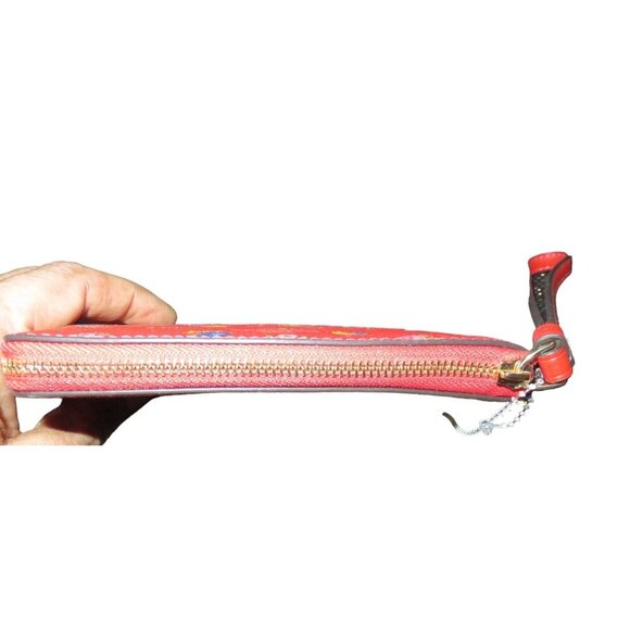 COACH Corner Zip Wristlet Miami Red Rose Print 4 X 6 - Picture 6 of 13